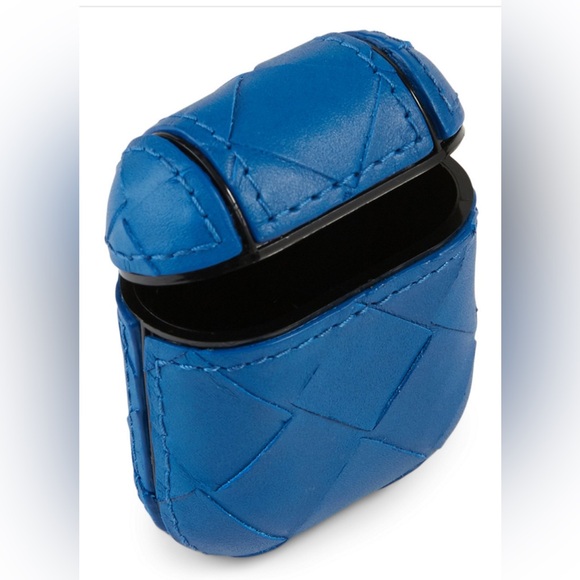 Bottega Veneta Other - Bottega Veneta                             Intrecciato Leather AirPod Case